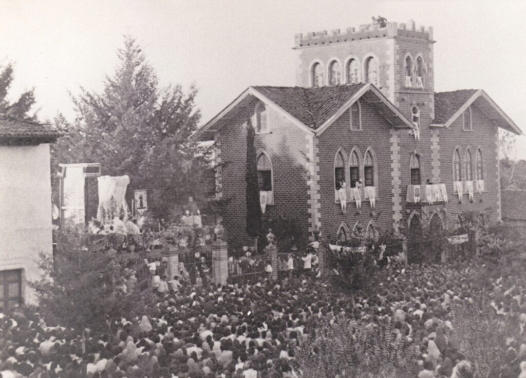 Ceremonia de la Coronación Pontificia el 14 de febrero de 1886